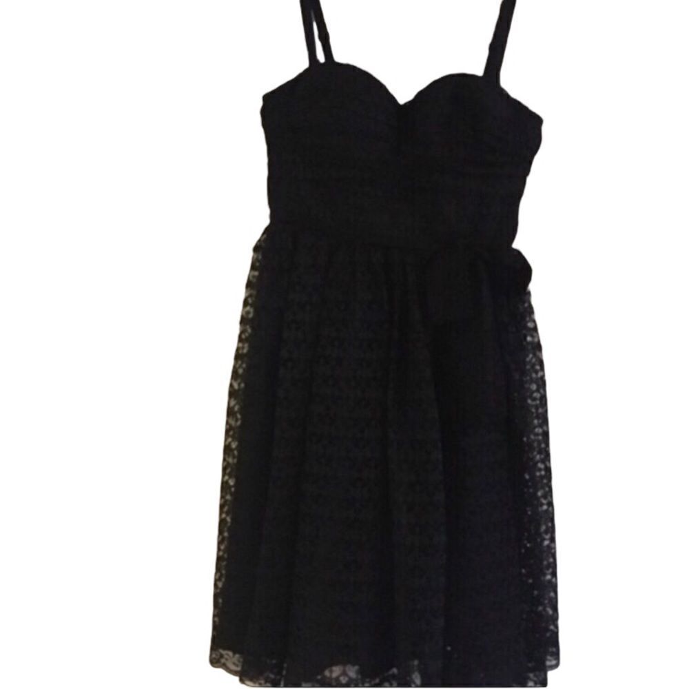 Size 0 VS Moda International Black Lace Dress